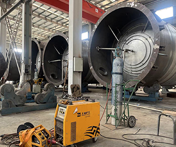 �������и��